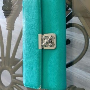 Green wallet